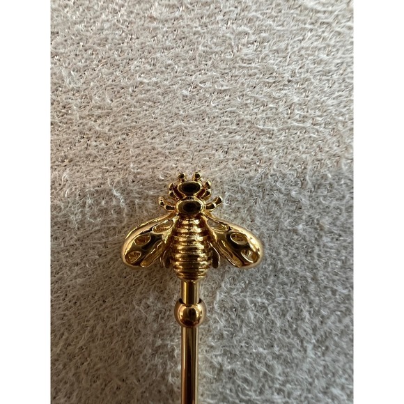 Elegant Gold Bee Ring Holder for Cigarettes or Joint Holder - Picture 5 of 6